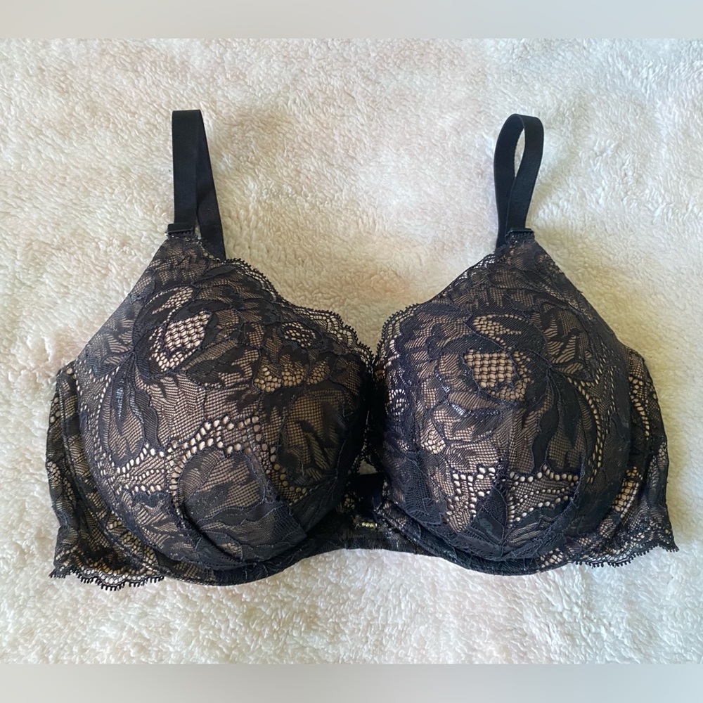 Victoria’s Secret Nude W Black Floral Lace Overlay Sexy Chic Push-up Bra 34DD